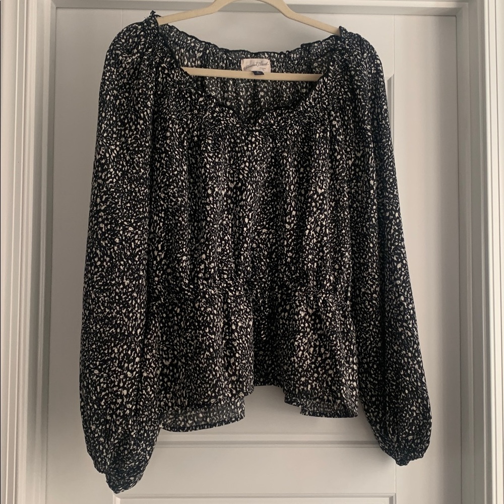 Universal Thread Monochrome Patterned Blouse